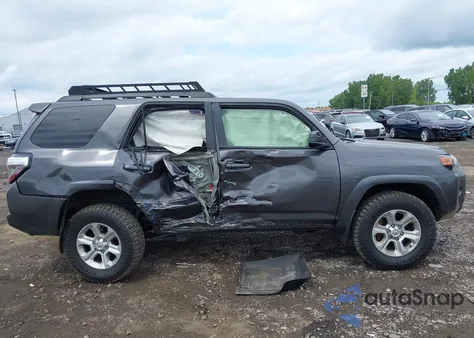 2019 Toyota 4Runner Sr5 z USA, uszkodzony, nr VIN JTEBU5JR6K5664313